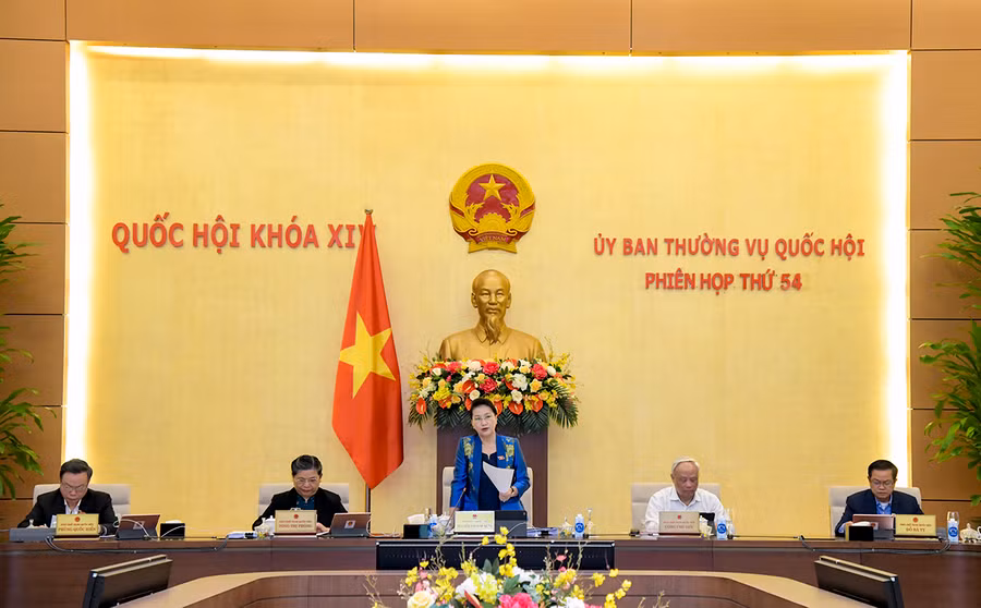 Chủ tịch Quốc hội Nguyễn Thị Kim Ngân phát biểu khai mạc phiên họp thứ 54 của Ủy ban Thường vụ Quốc hội. Ảnh: Quochoi.vn
