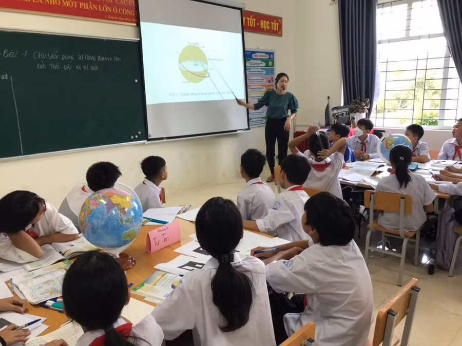 Lớp học thông minh được thành phố Lai Châu thực hiện thí điểm. Lớp học thông minh được thành phố Lai Châu thực hiện thí điểm.