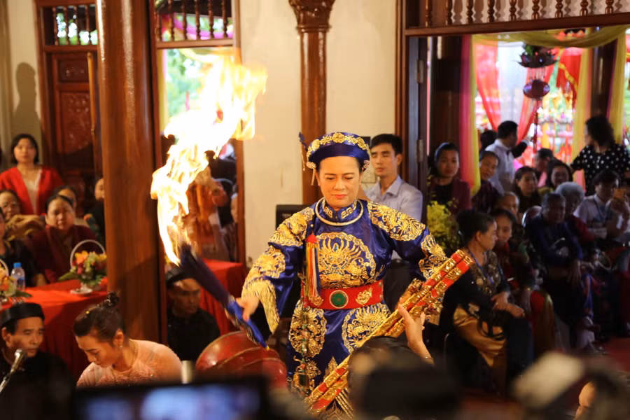 Cục Di sản Văn hoá yêu cầu xử lý nghiêm các trường hợp lợi dụng tín ngưỡng để trục lợi - ảnh minh hoạ IT.