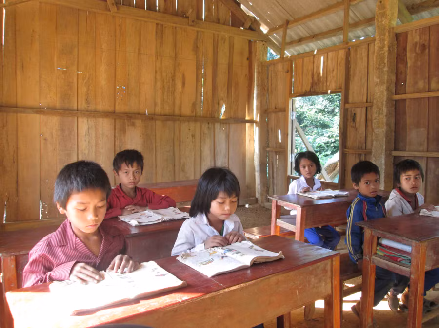 Gieo chữ trên đỉnh Trường Sơn