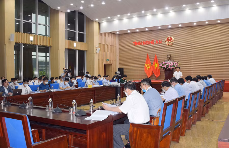 UBND tỉnh Nghệ An làm việc với các sở, ban, ngành và địa phương về dự thảo quy hoạch.