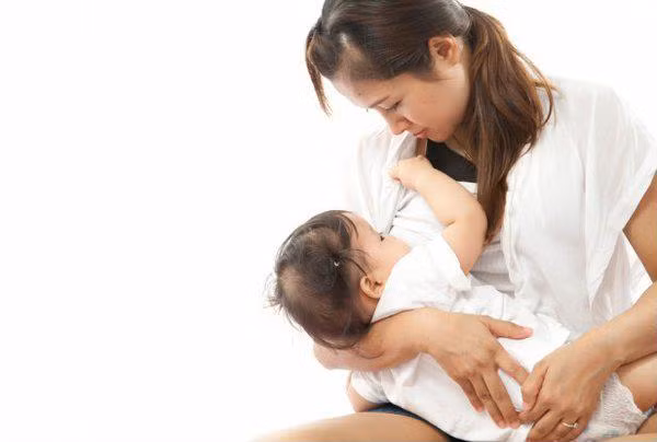 Mách mẹ tuyệt chiêu cai sữa dễ dàng cho bé ảnh 1 Mách mẹ tuyệt chiêu cai sữa dễ dàng cho bé ảnh 1