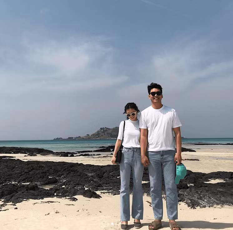 8 gợi ý diện đồ đơn sắc cực “hợp rơ” với chồng ảnh 8 muon dien do don sac ma “hop ro” voi chong, chi em dung bo qua 8 goi y nay! - 9