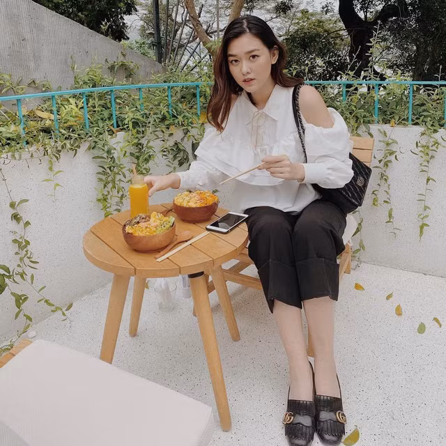 Nàng Á hậu được ví là bản sao của Hà Tăng: Style chỉ toàn màu đen - trắng nhưng sang chảnh như tiểu thư nhà trâm anh thế phiệt - Ảnh 9.