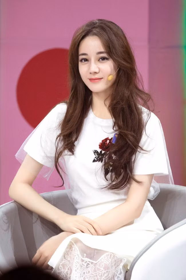 Ngôi sao - Mỹ nhân Tân Cương Địch Lệ Nhiệt Ba không đẹp lung linh như mọi người vẫn tưởng (Hình 2).