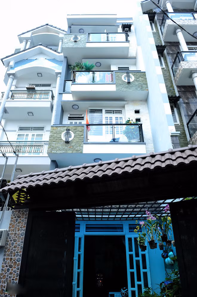Hé lộ biệt thự “khủng” của ca sĩ Hồ Quang Hiếu ảnh 1 HOQUANGHIU_phunutoday