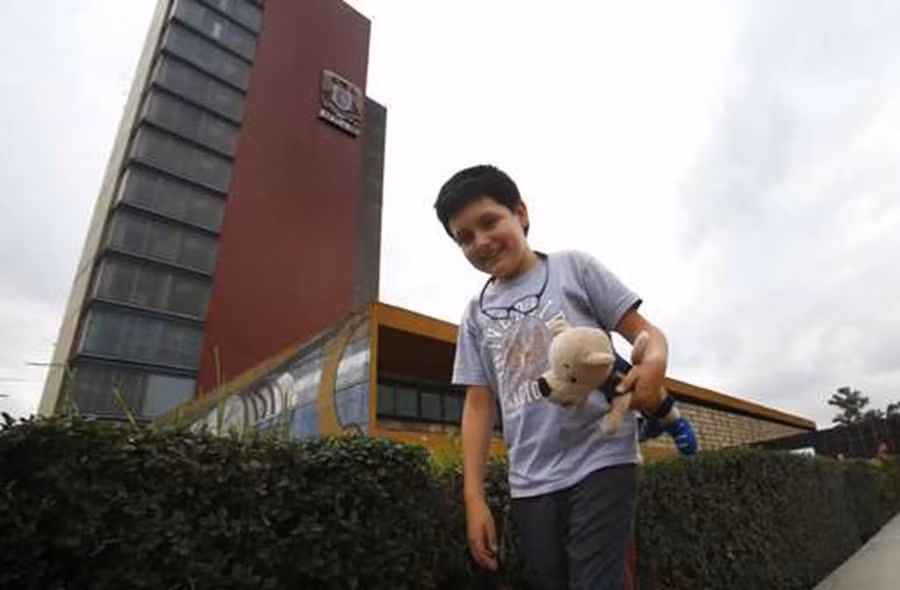 Cậu bé thần đồng vào đại học năm 12 tuổi-1