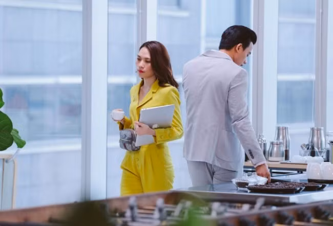 Chuyện ngược đời trong phim mới của Mỹ Tâm: Xem đến giữa thôi, đừng xem đoạn kết! - Ảnh 6. Chuyện ngược đời trong phim mới của Mỹ Tâm: Xem đến giữa thôi, đừng xem đoạn kết! - Ảnh 6.