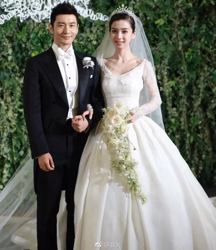 Sau bao đồn đoán, đệ nhất paparazzi Trác Vỹ đích thân ra mặt làm rõ tin Angela Baby và Huỳnh Hiểu Minh ly hôn - Ảnh 1. Sau bao đồn đoán, đệ nhất paparazzi Trác Vỹ đích thân ra mặt làm rõ tin Angela Baby và Huỳnh Hiểu Minh ly hôn - Ảnh 1.