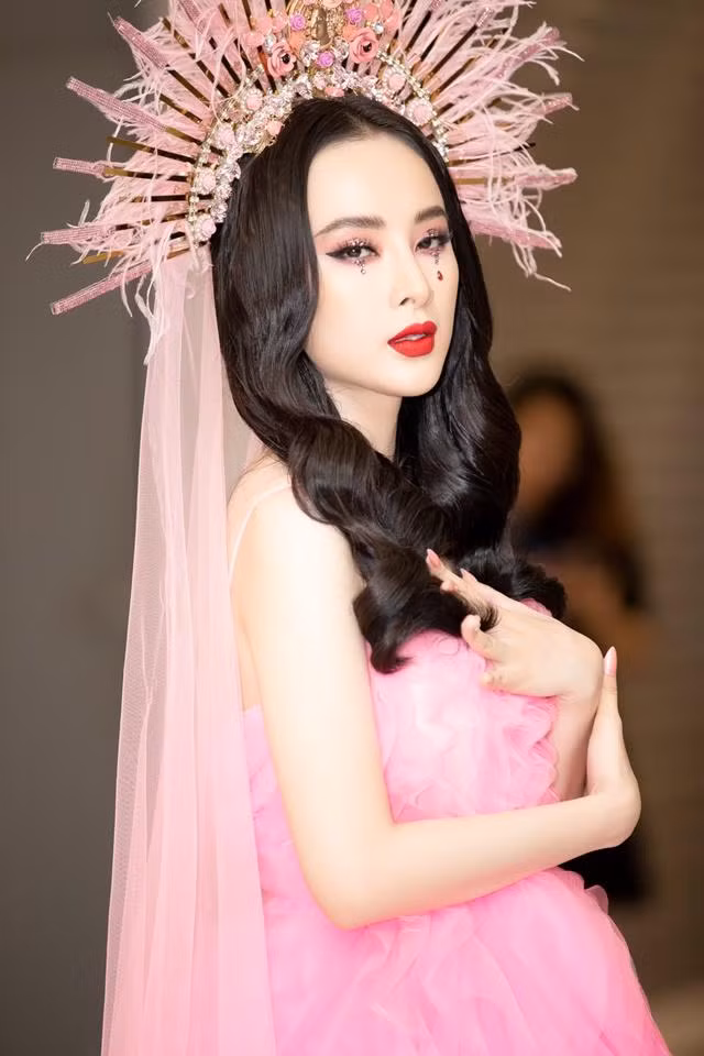 Hóa Nữ thần mặt trời, Angela Phương Trinh vẫn lép vế bởi người này ảnh 4 Hóa Nữ thần mặt trời, Angela Phương Trinh vẫn lép vế bởi người này ảnh 4
