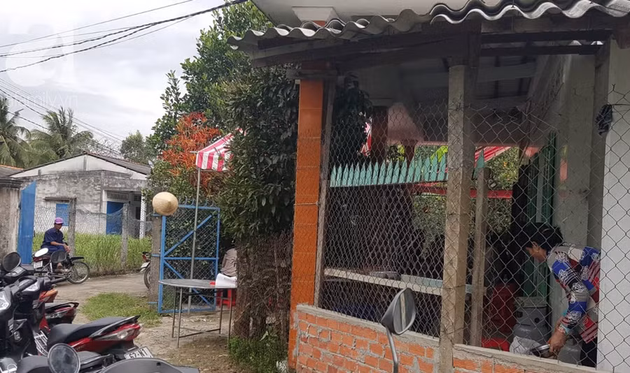 Nghẹn lòng đám tang của những nạn nhân vụ tai nạn: Dưới bánh xe container định mệnh, họ chẳng bao giờ tỉnh dậy nữa - Ảnh 1. Nghẹn lòng đám tang của những nạn nhân vụ tai nạn: Dưới bánh xe container định mệnh, họ chẳng bao giờ tỉnh dậy nữa - Ảnh 1.