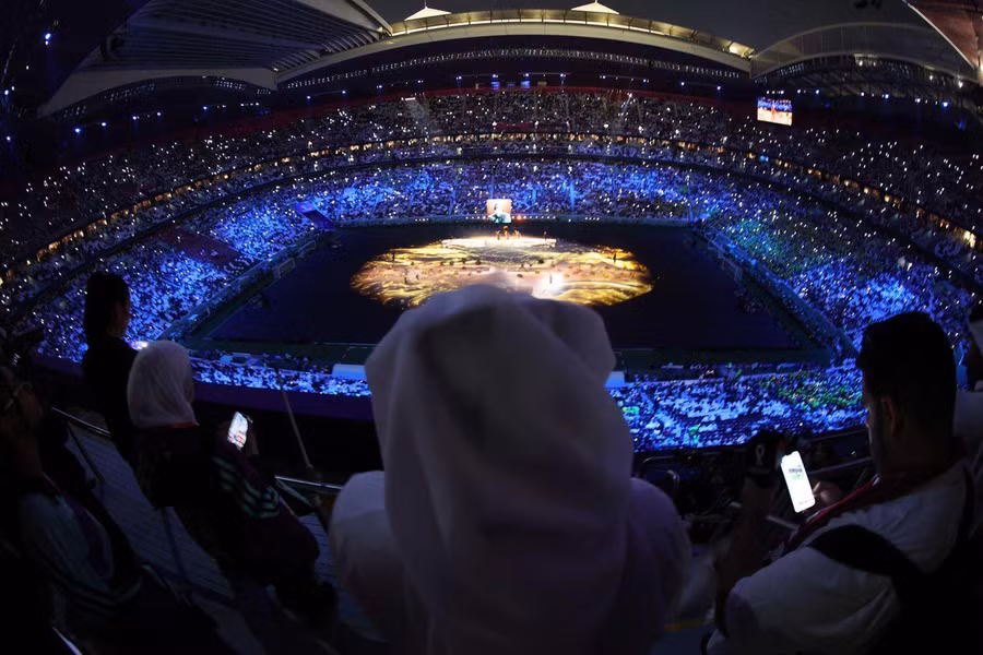 Khung cảnh tráng lệ bên trong sân vận động Al Bayt đêm khai mạc World Cup 2022.