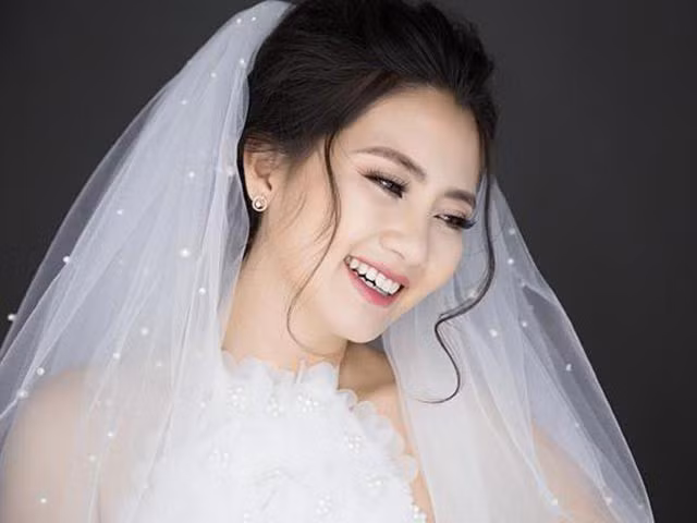 Sự tự tin, nụ cười tươi rói cũng biểu hiện cuộc sống hôn nhân viên mãn. Ảnh minh họa