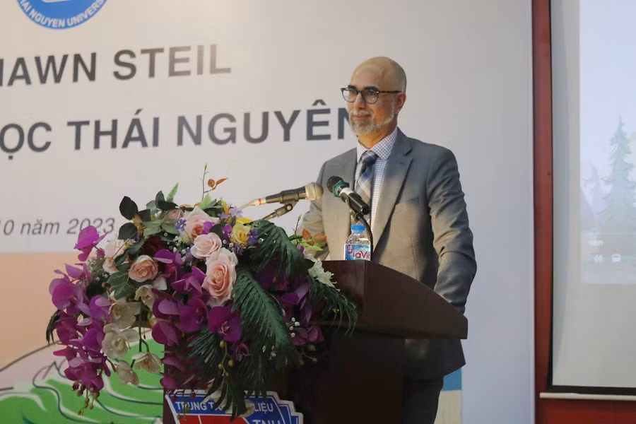 Ngài Shawn Steil, Đại sứ Canada tại Việt Nam. Ngài Shawn Steil, Đại sứ Canada tại Việt Nam.