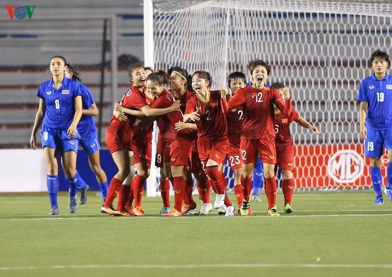 can canh: dt nu viet nam an mung day cam xuc khi doat hcv sea games 30 hinh 4