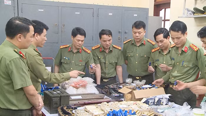 Nhiều tang vật vụ án. (Ảnh: CATH). Nhiều tang vật vụ án. (Ảnh: CATH).
