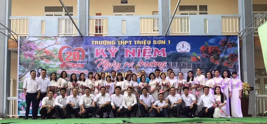 20 năm tình thầy trò D8 20 năm tình thầy trò D8