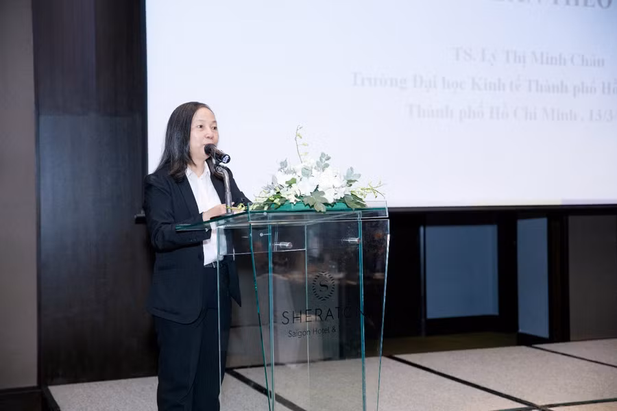 Phần chia sẻ của TS. Lý Thị Minh Châu đến từ Trường ĐH Kinh tế Thành phố Hồ Chí Minh đã nhận được sự quan tâm của các đại biểu tham dự trong hội thảo tổ chức ngày 13/3 tại tp Hồ Chí Minh