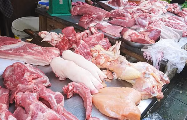 Lựa chọn nguồn thực phẩm tươi, sạch là bước quan trọng có món ăn ngon, giàu dinh dưỡng. (Ảnh minh họa)