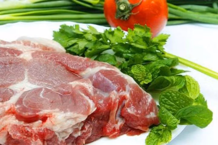 Dễ chế biến, giàu dinh dưỡng, quen thuộc là những tiêu chí khiến thịt lợn trở nên không thể thiếu với bữa cơm gia đình.
