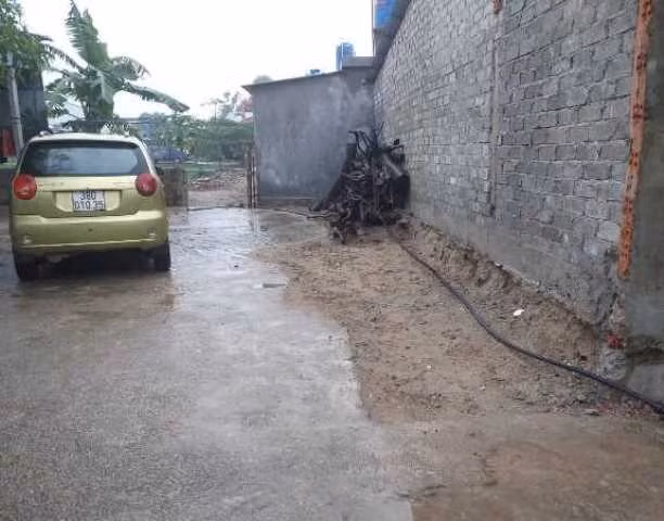 Hoàn trả lại vị trí lấn chiếm đường dân sinh nhiều năm liền.
