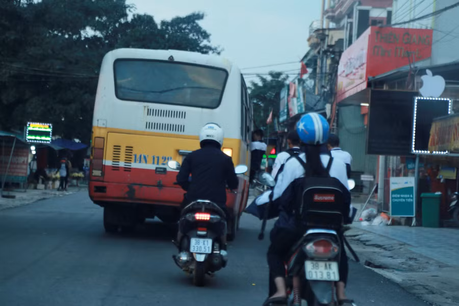 Có những xe chở số lượng gấp đôi so với số ghế quy định. Có những xe chở số lượng gấp đôi so với số ghế quy định.