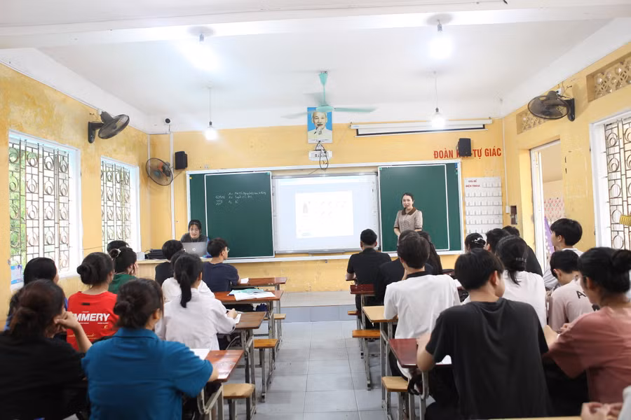 Một tiết học của thầy và trò Trường THPT Đức Hợp.