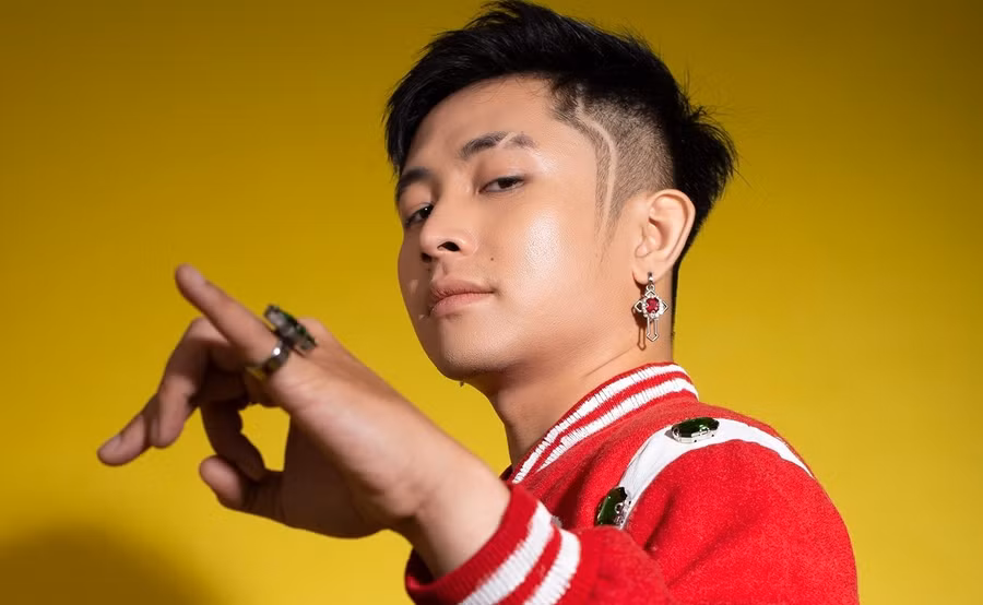 Ca sĩ Ricky Star. Ca sĩ Ricky Star.