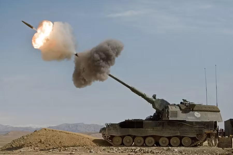 Pháo tự hành Panzerhaubitze 2000 của Đức không phù hợp với đường sá và điều kiện tác chiến khốc liệt trên chiến trường Ukraine