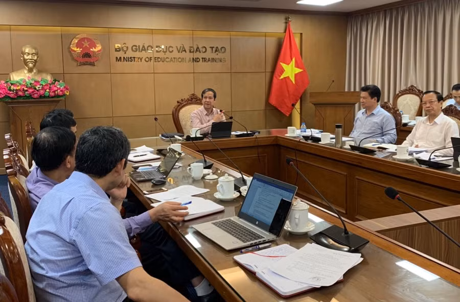 Quang cảnh cuộc họp.