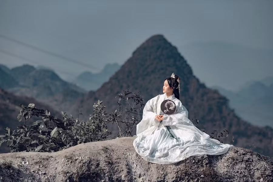 “Thiên thần cổ trang” có vẻ đẹp thuần khiết không khác gì Tiểu Long Nữ ảnh 1