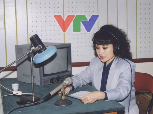Với giọng nói truyền cảm và thu hút, NSƯT Kim Tiến luôn là giọng đọc khiến hàng triệu khán thính giả nhớ tới.
