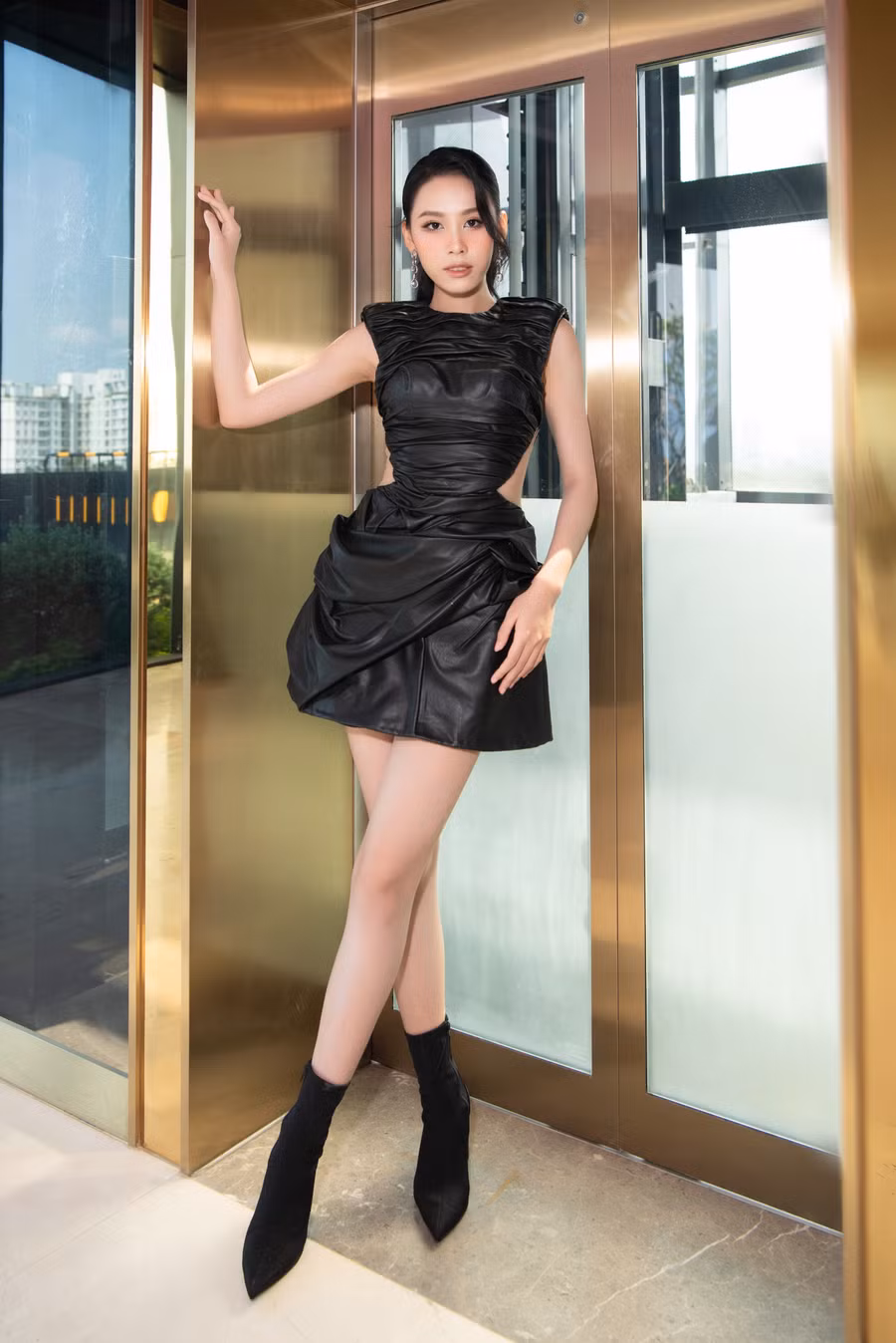 Á hậu 2 Ngọc Hằng.
