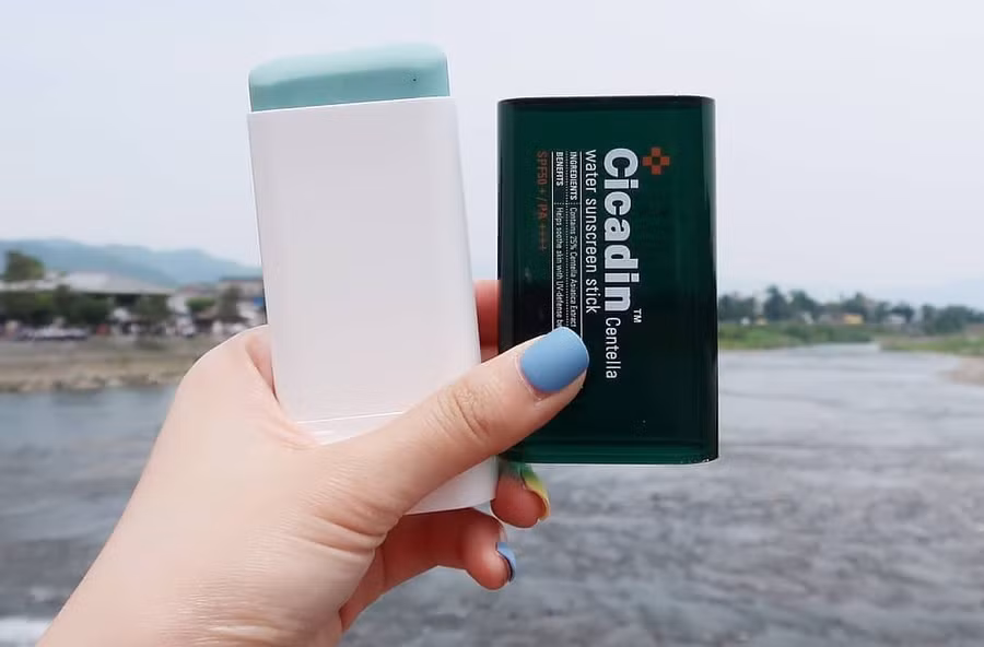 5 món làm đẹp không thể thiếu trong túi xách, giúp chị em xinh tươi mọi lúc mọi nơi