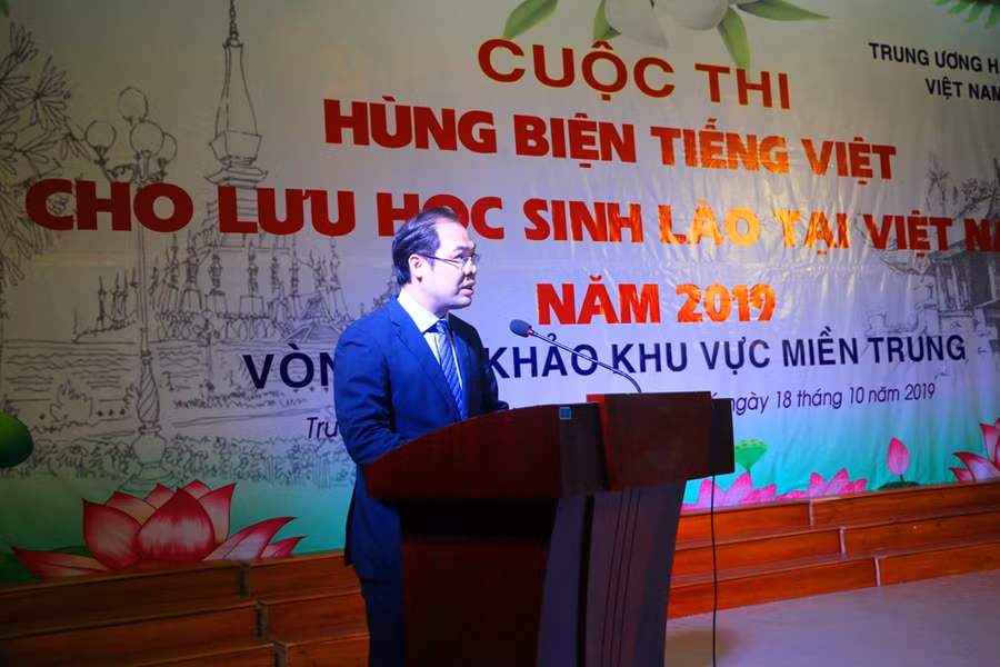 Tiến sỹ Nguyễn Hải Thanh, Phó Cục trưởng Cục Hợp tác quốc tế phát biểu tại phiên khai mạc hội thi