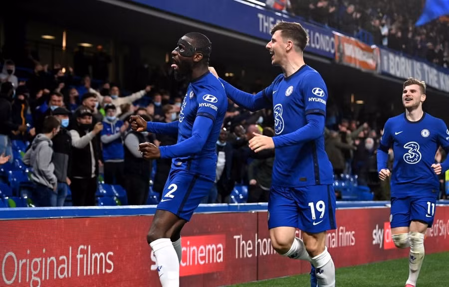 Premier League: M.U giành vị trí Á quân, Chelsea chạm 1 tay vào vé dự Champions League