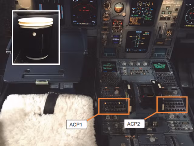 Máy bay Đức chở 326 khách buộc quay đầu vì một cốc café bị đổ - 2