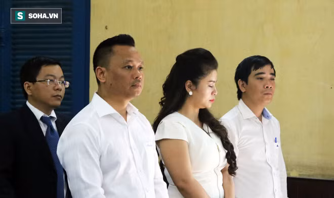 Ông Đặng Lê Nguyên Vũ và vợ không một lần ngoảnh mặt nhìn nhau tại phiên tòa xử ly hôn-3