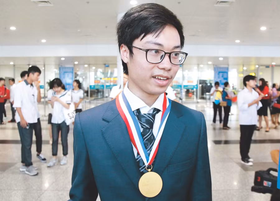 Trần Bá Tân - Học sinh Việt Nam lần đầu tiên đạt điểm tuyệt đối phần thi thực hành môn Hóa học. Ảnh: Phương Anh
