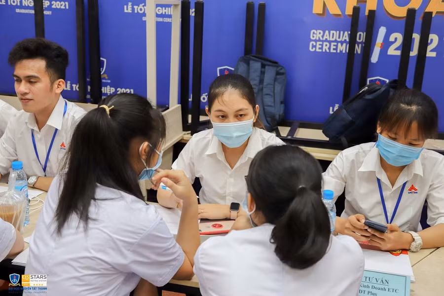 Rộng mở cơ hội nghề nghiệp cho sinh viên ngành Dược học trường ĐH Nguyễn Tất Thành ảnh 3