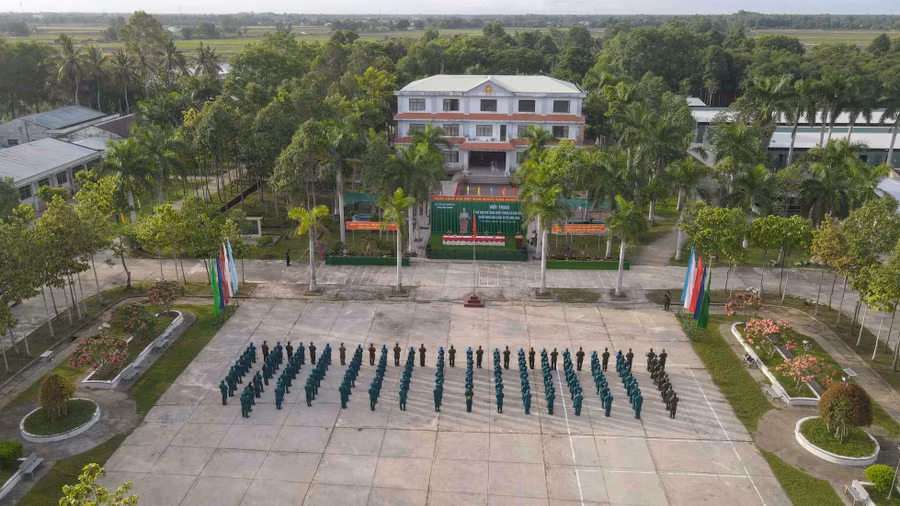 Hội thao có 450 VĐV là cán bộ, chiến sĩ DQTV thuộc Ban CHQS 15 huyện, thành phố.