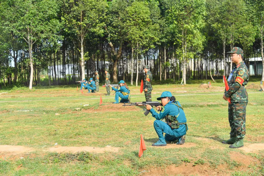 Các nữ VĐV tham gia phần thi tại Hội thao.
