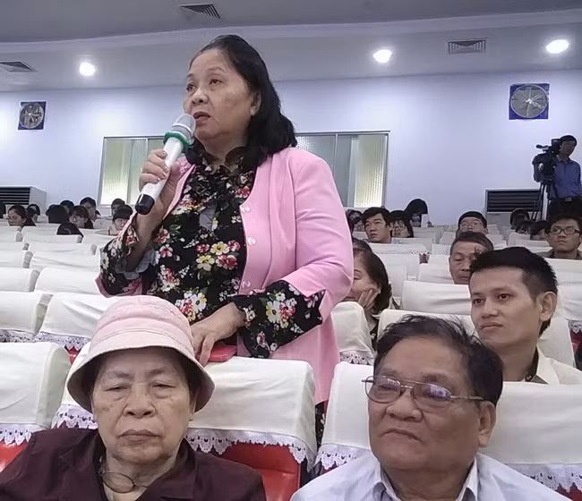 Khách mời đặt câu hỏi tư vấn cho ban tổ chức Khách mời đặt câu hỏi tư vấn cho ban tổ chức