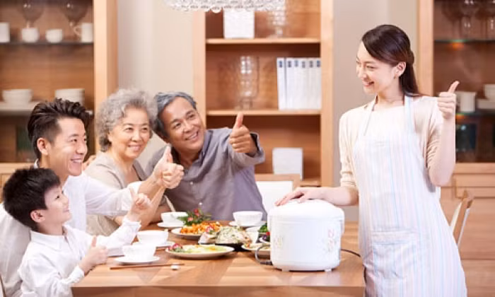 Gợi ý những món quà 8/3 ý nghĩa tặng mẹ goi y nhung mon qua 83 y nghia tang me 1