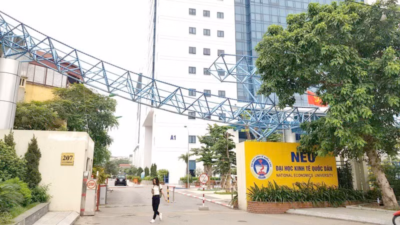 Đại học Kinh tế quốc dân xét tuyển kết hợp thí sinh có chứng chỉ tiếng Anh quốc tế và điểm thi THPT quốc gia