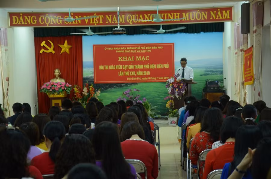 Toàn cảnh buổi khai mạc