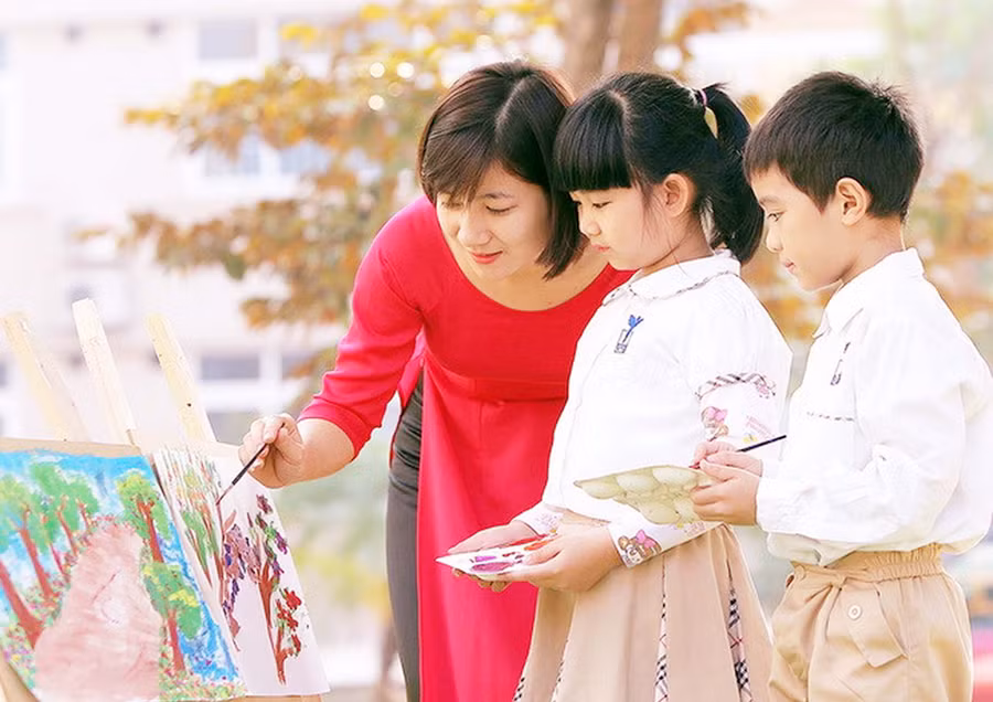 Bồi dưỡng đội ngũ nhà giáo phải đủ phẩm chất, năng lực, đáp ứng yêu cầu đổi mới giáo dục phổ thông Bồi dưỡng đội ngũ nhà giáo phải đủ phẩm chất, năng lực, đáp ứng yêu cầu đổi mới giáo dục phổ thông