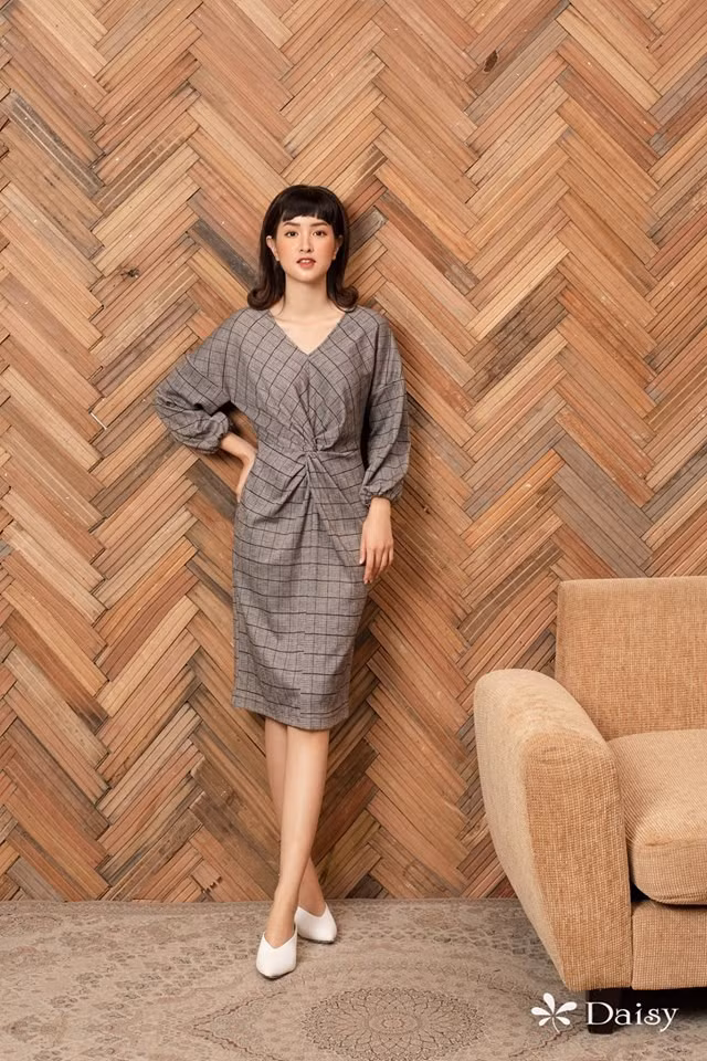 20 mẫu váy “made in Vietnam” đẹp mê ly để các nàng thỏa sức shopping, làm điệu trước thềm Giáng sinh - Ảnh 9.