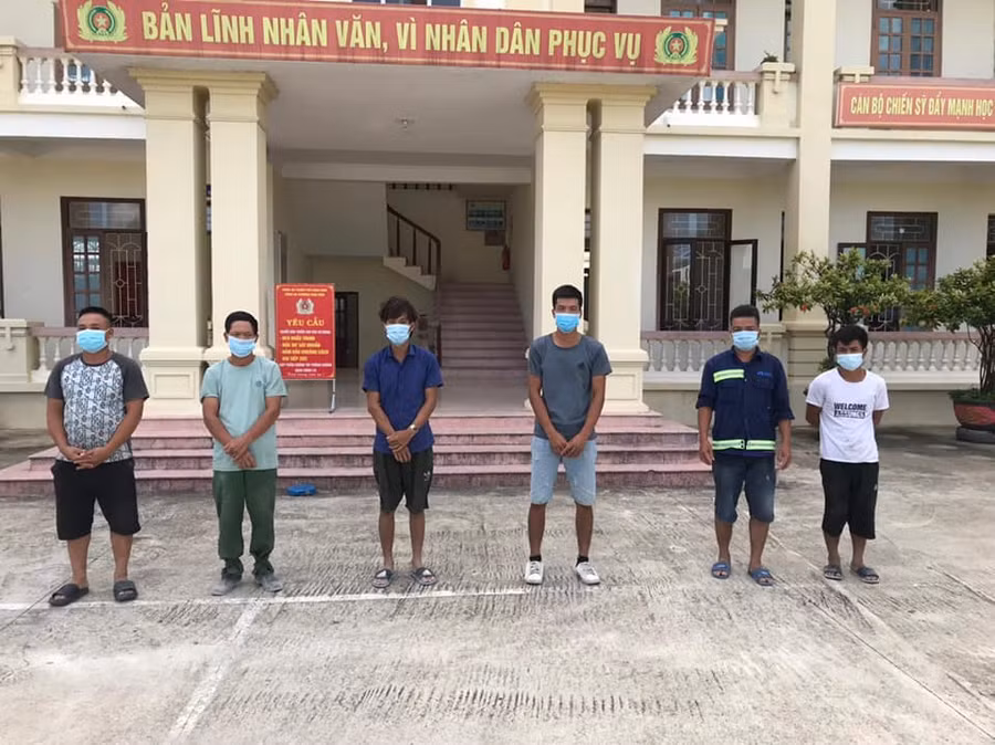6 đối tượng tại cơ quan công an - Ảnh CA Ninh Bình.