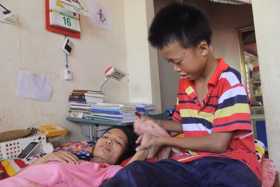 Chuyện tình cổ tích của cô gái Nghệ An 21 năm chống chọi với ung thư